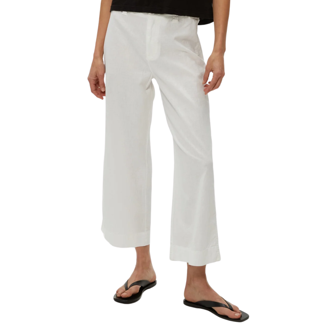 Geraldine Cropped Straight Leg Pant in White