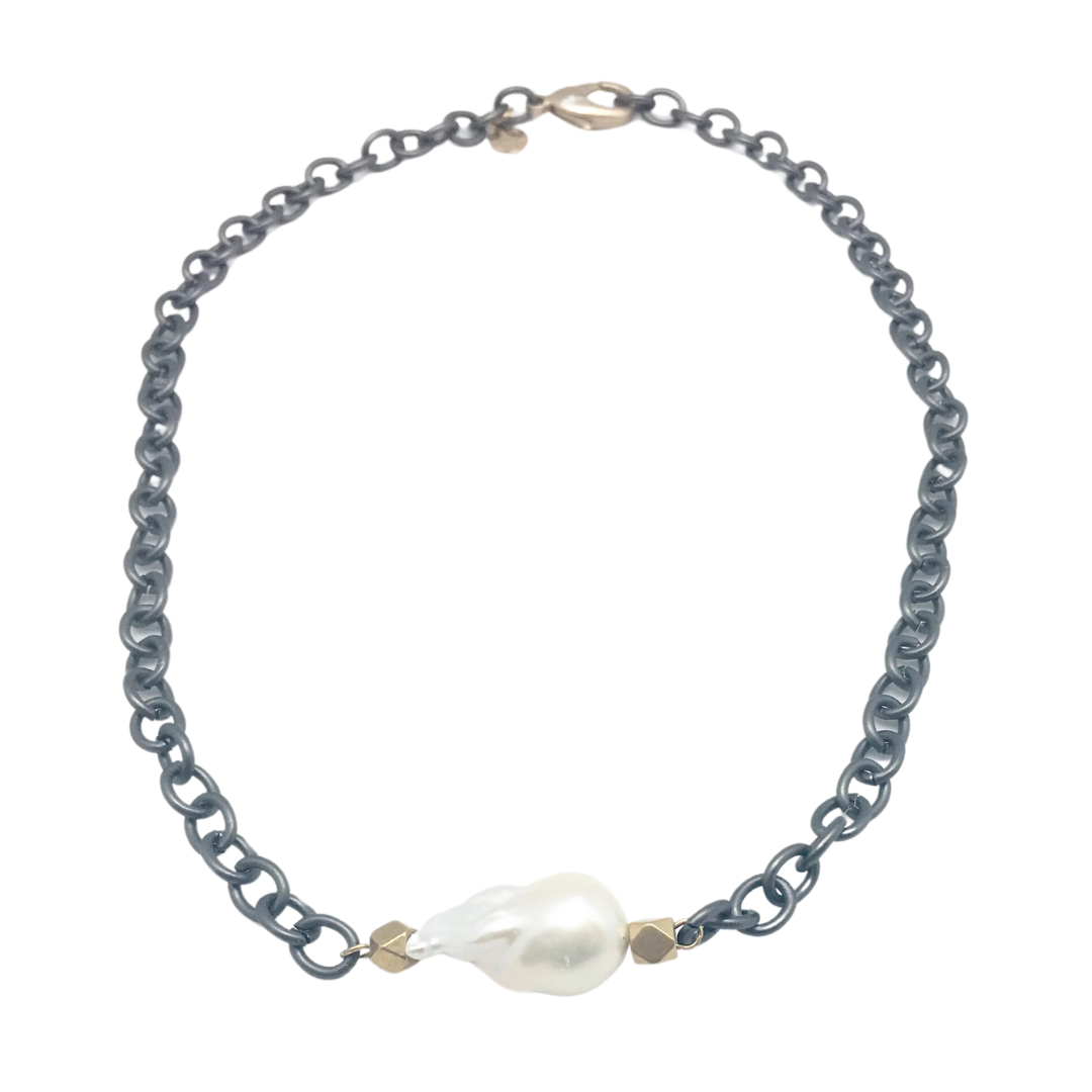 Malin Short in Oxidized