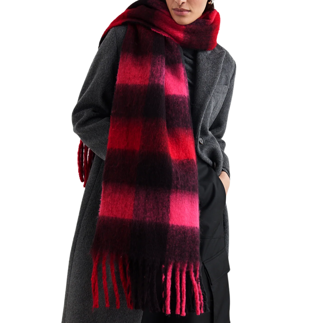 Oslo Scarf in Scarlet Onyx Pink