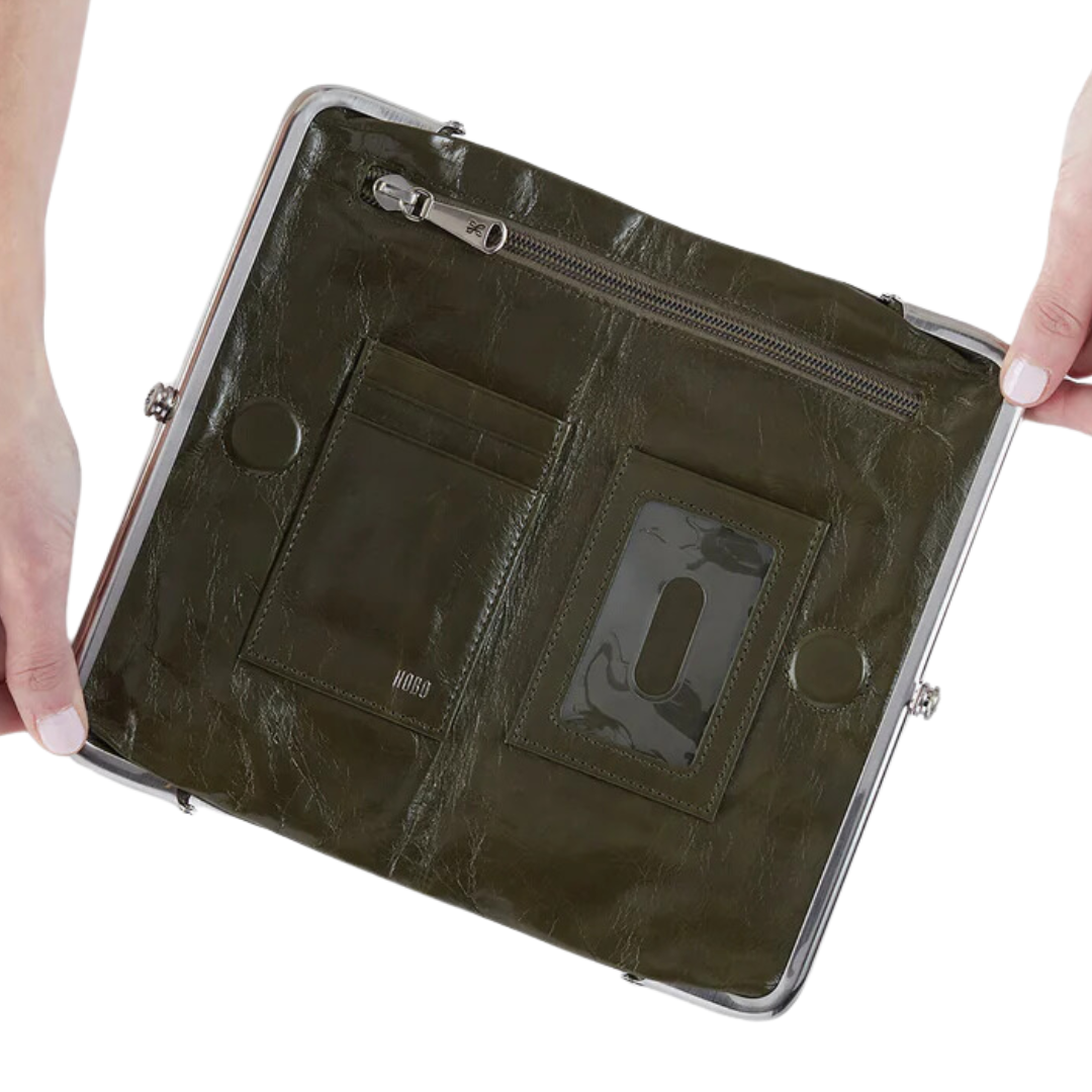 Lauren Clutch-Wallet in Deep Moss