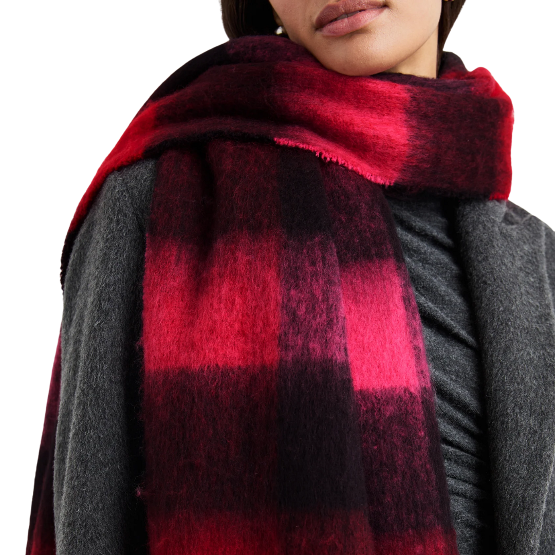 Oslo Scarf in Scarlet Onyx Pink