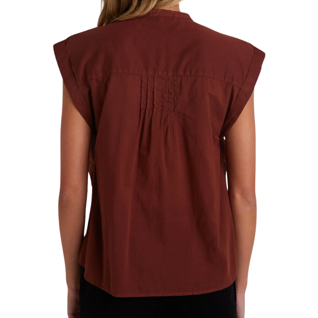 Short Sleeve Pintuck Pullover in Cherry Mahogany