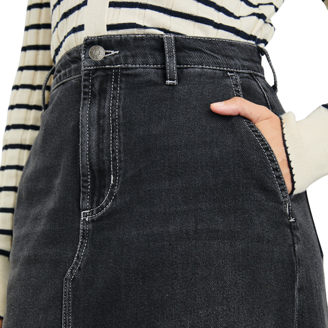 Manhattan Skirt in Eclipse