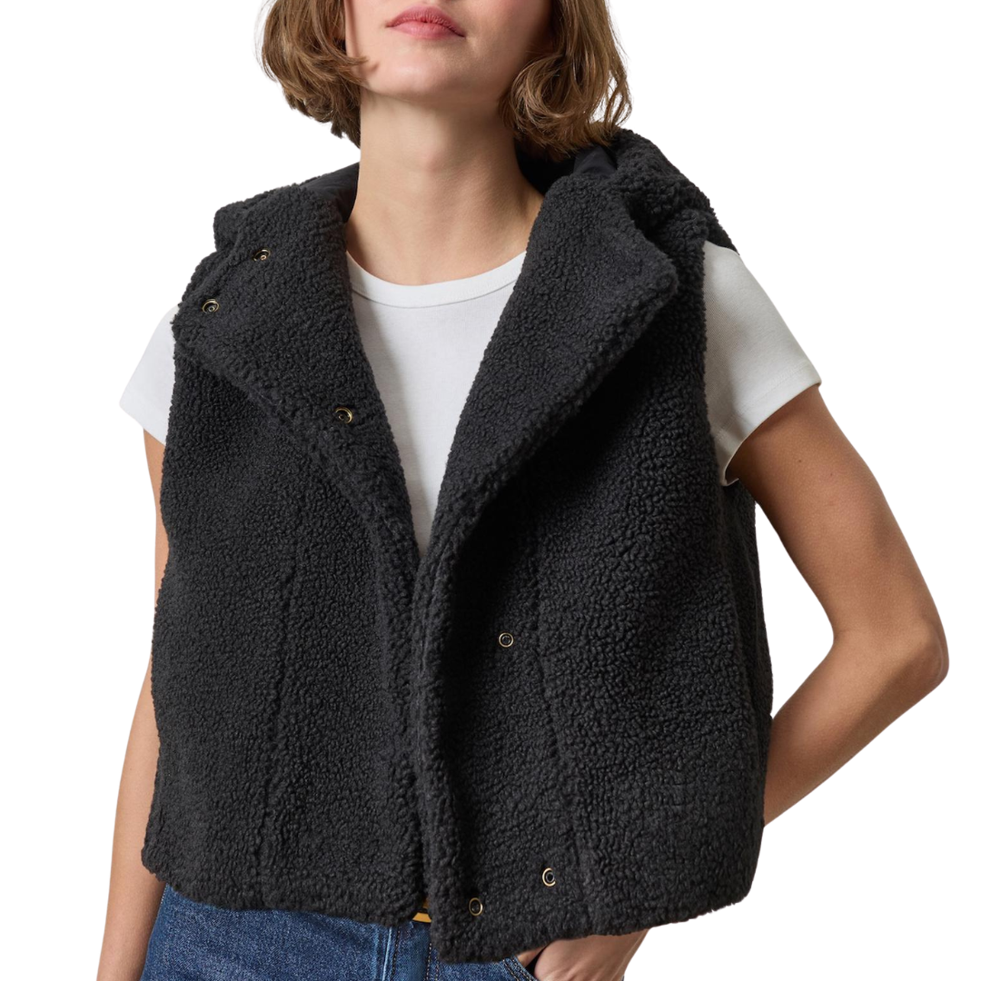 Hooded Sherpa Vest in Black