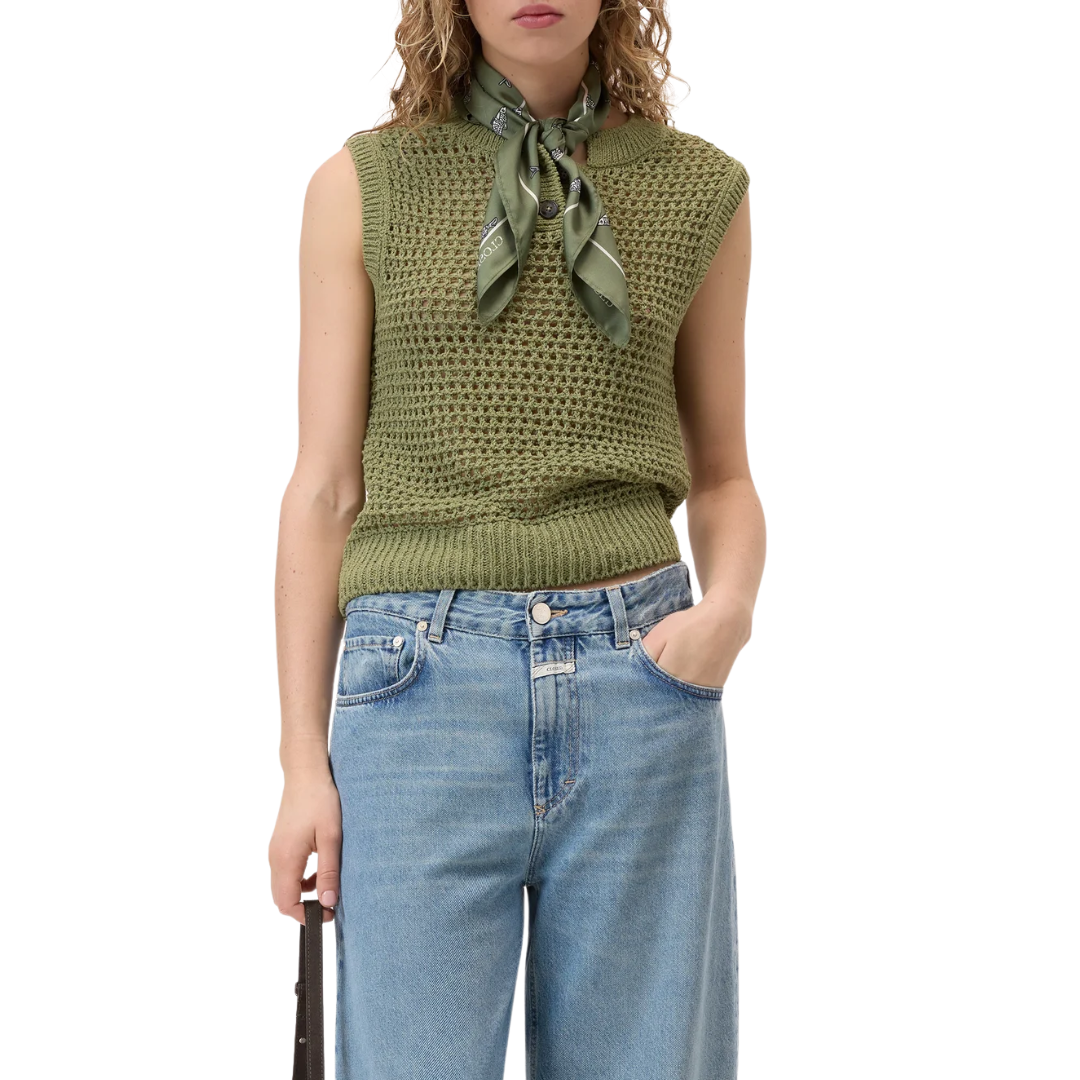 Crew Neck Vest in Hunter Green