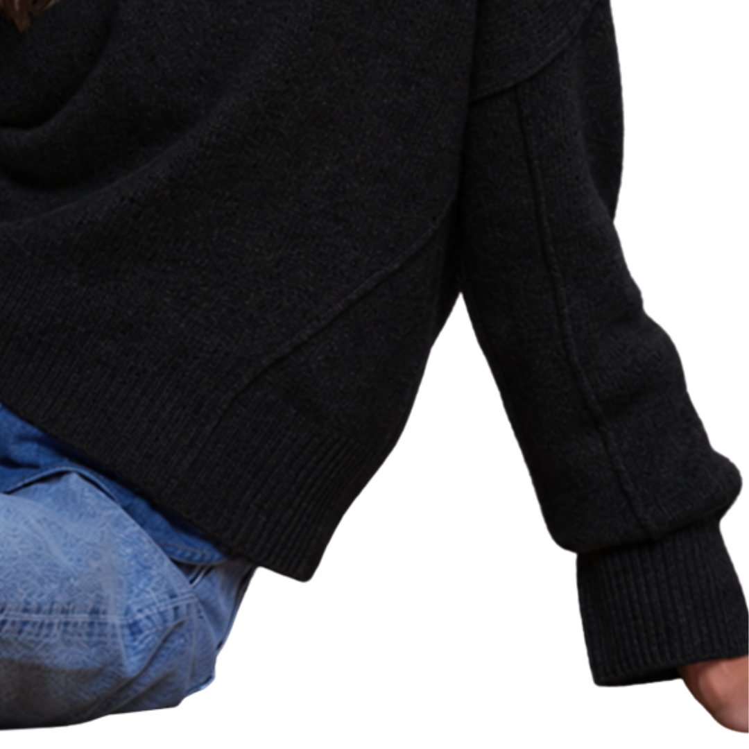 Boxy V W/ Reversed Seams in Black
