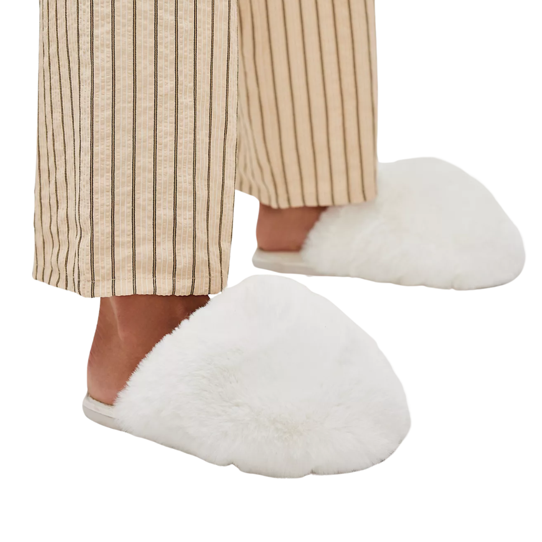 Snowball Slippers in Snow Faux Fur