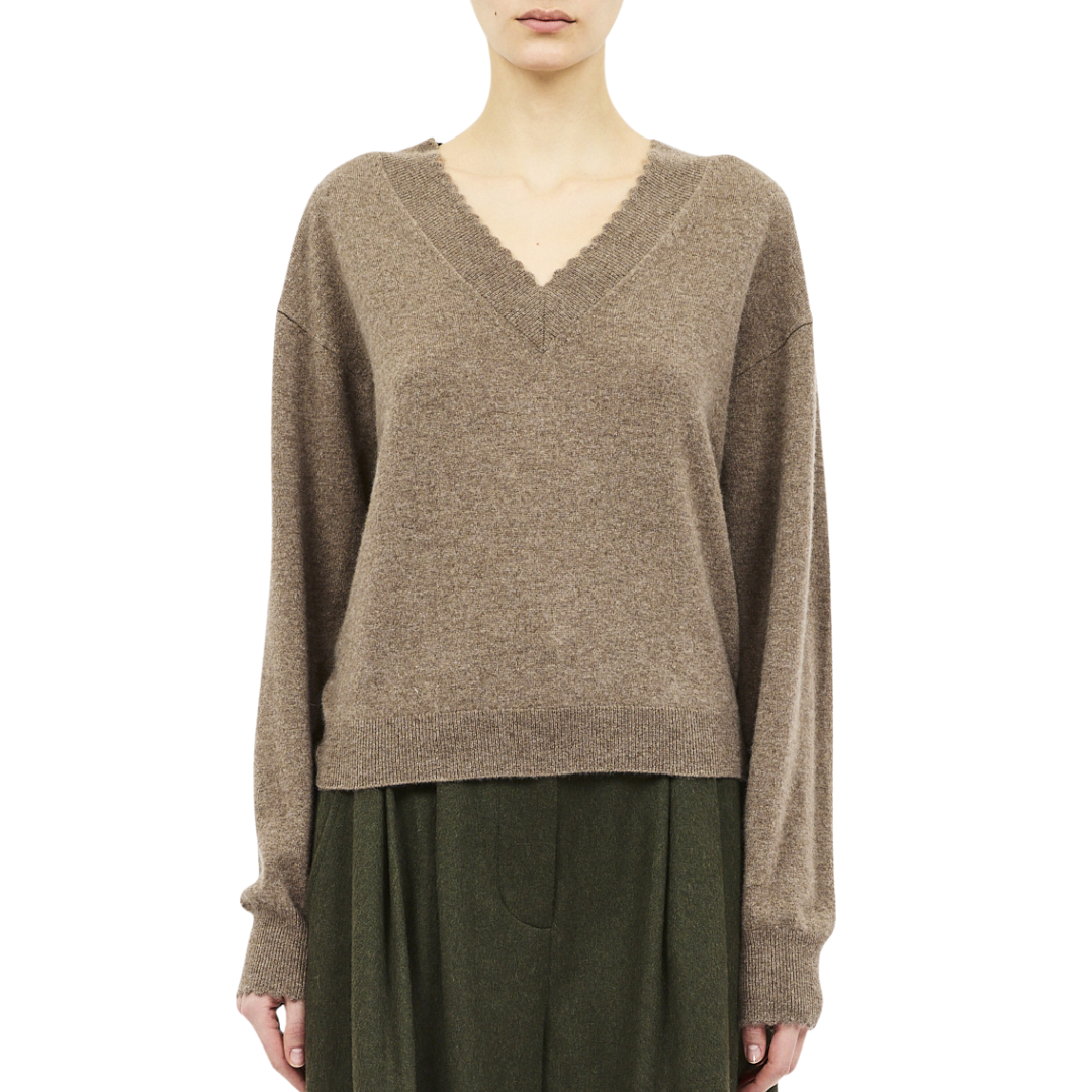 Mona V-Neck Cashmere Pullover in Driftwood