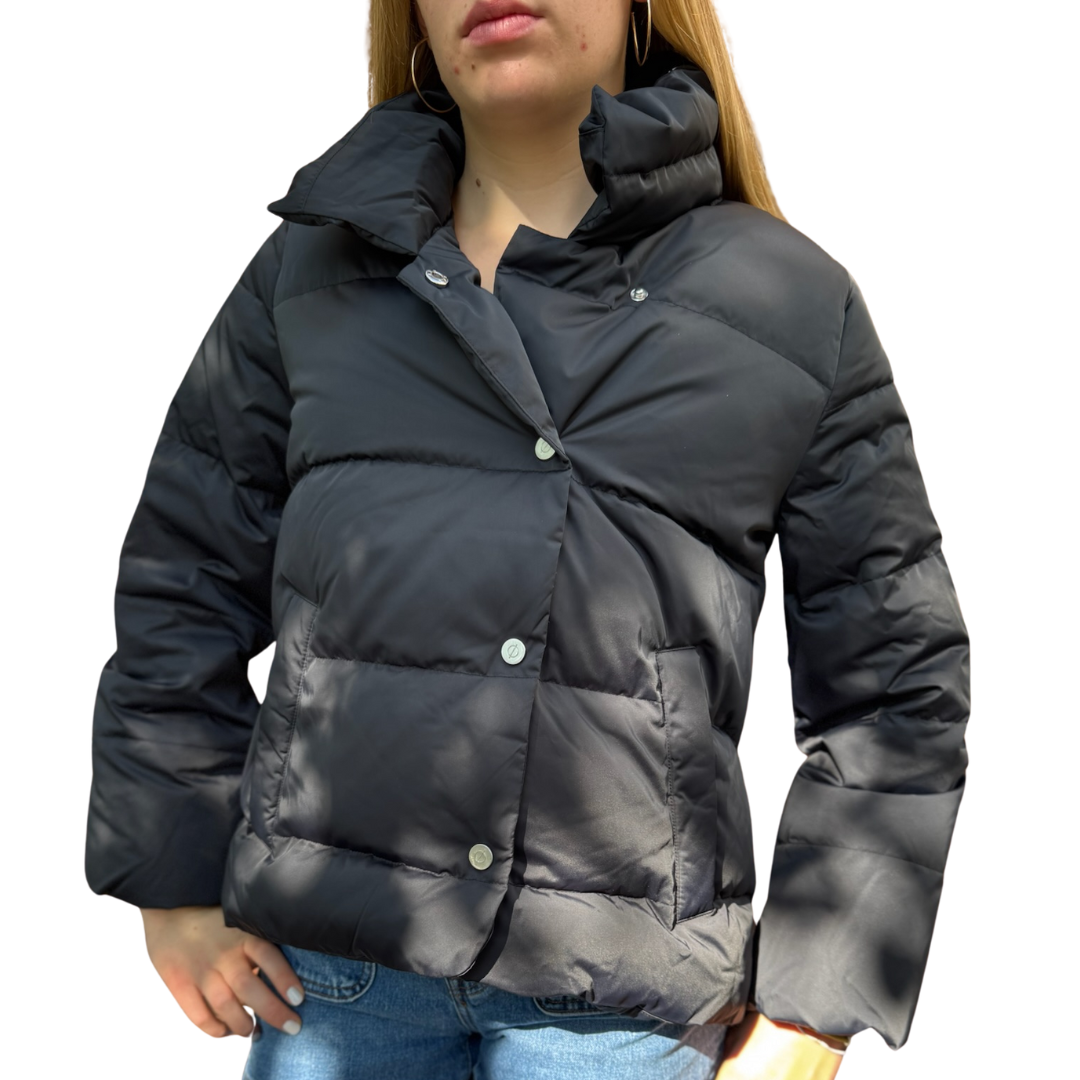 Bunta Funnel Down Jacket in Black