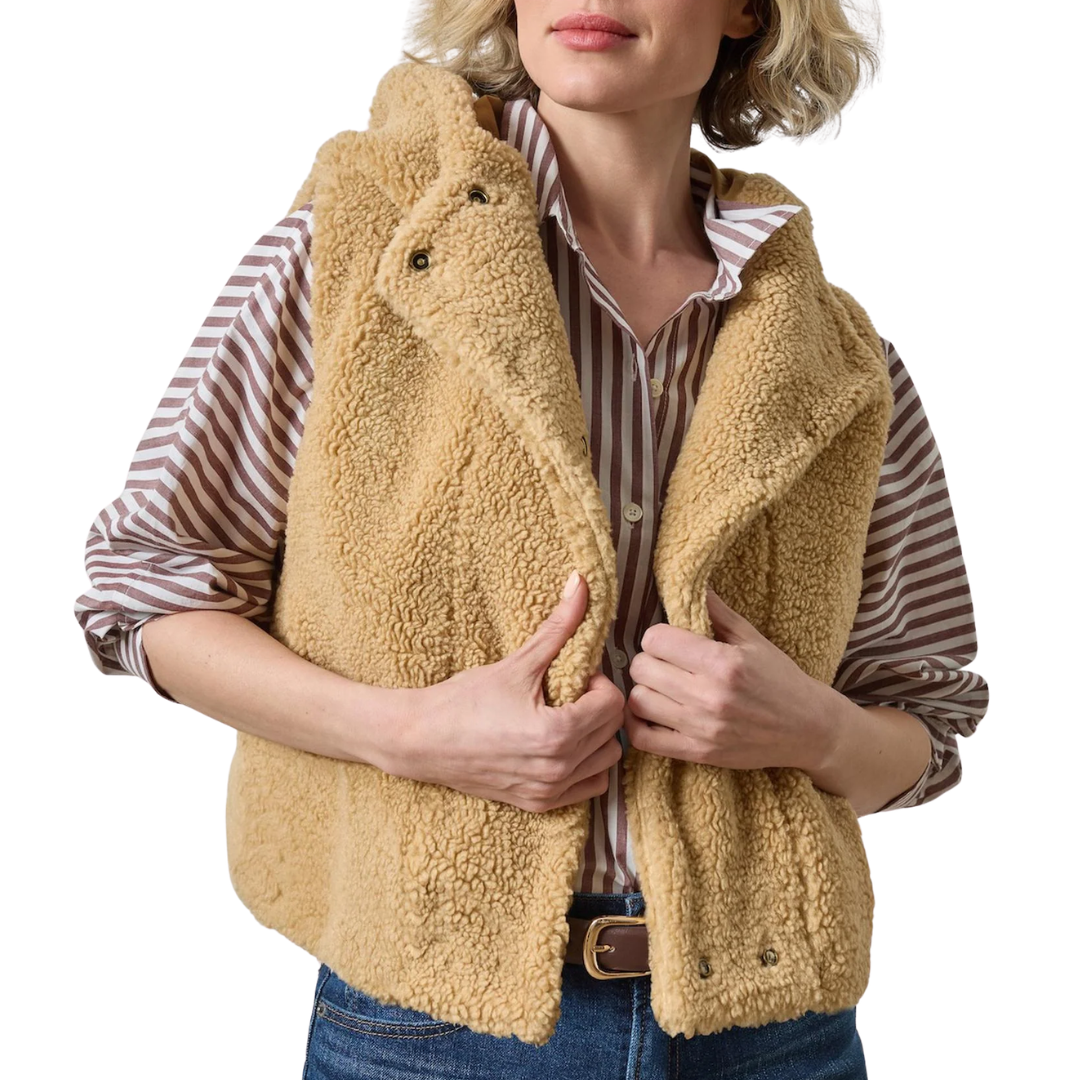 Hooded Sherpa Vest in Sable