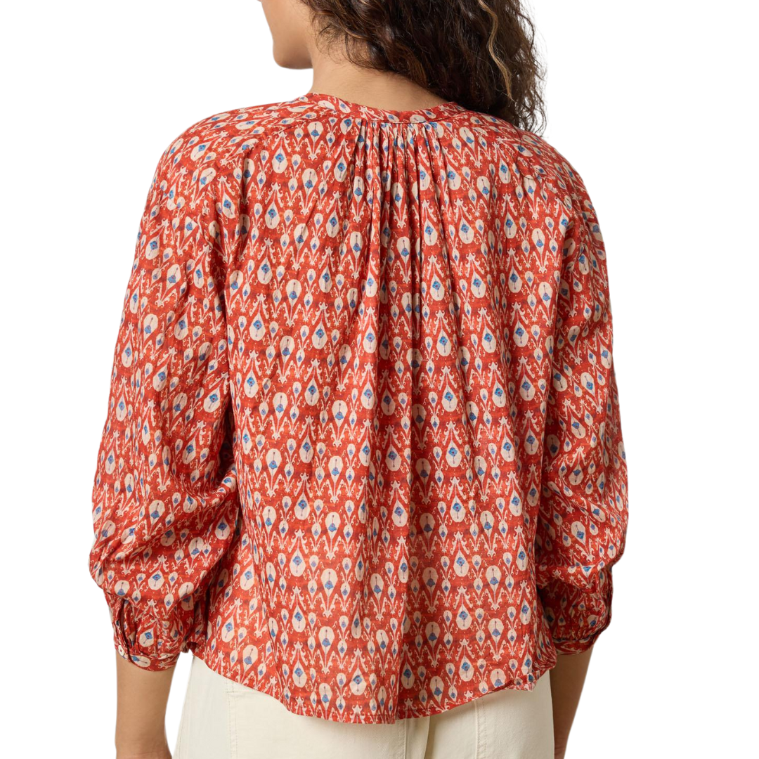 Long Sleeve Shirred Blouse in Chili Print