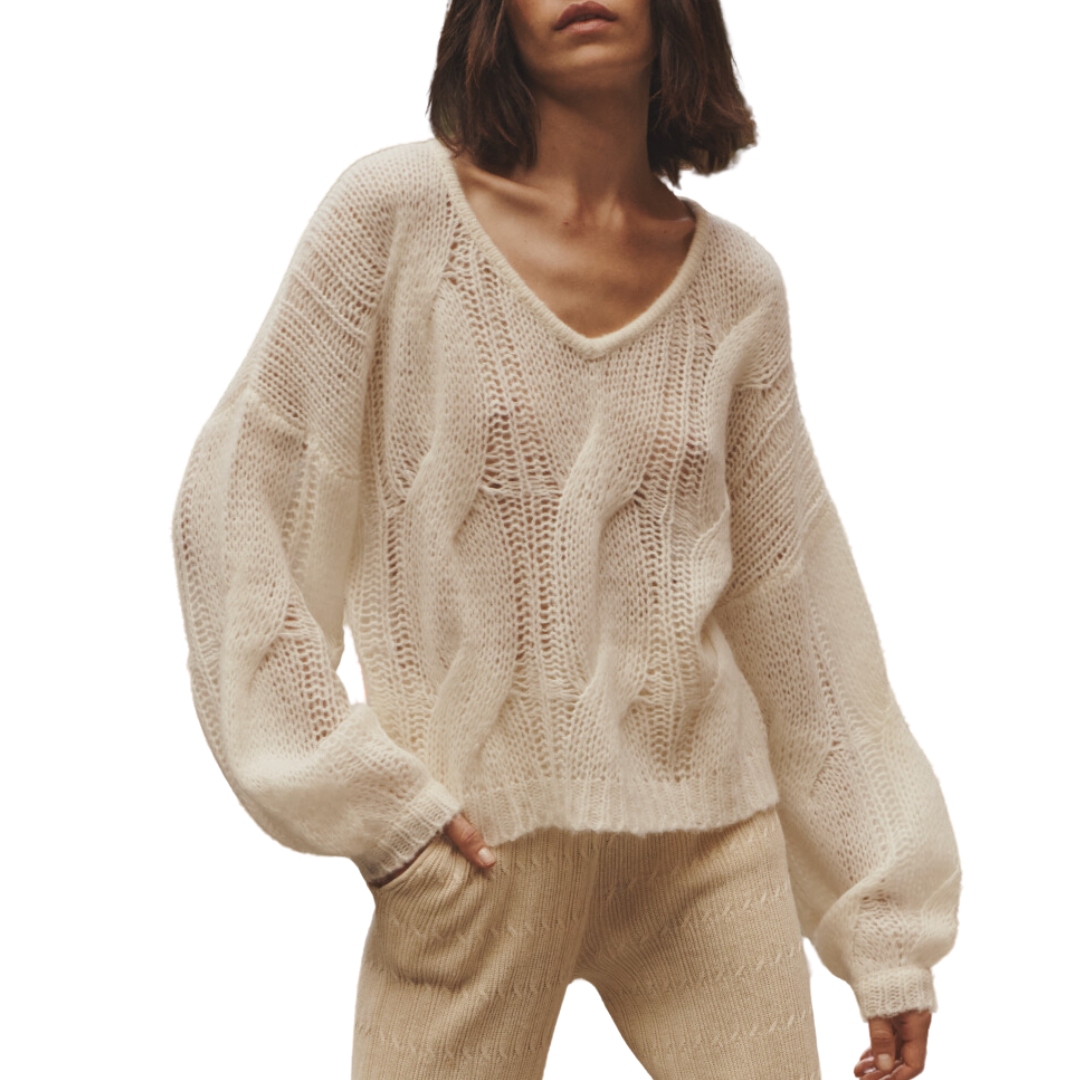 Cashmere Blend Airy Cable V Neck in White