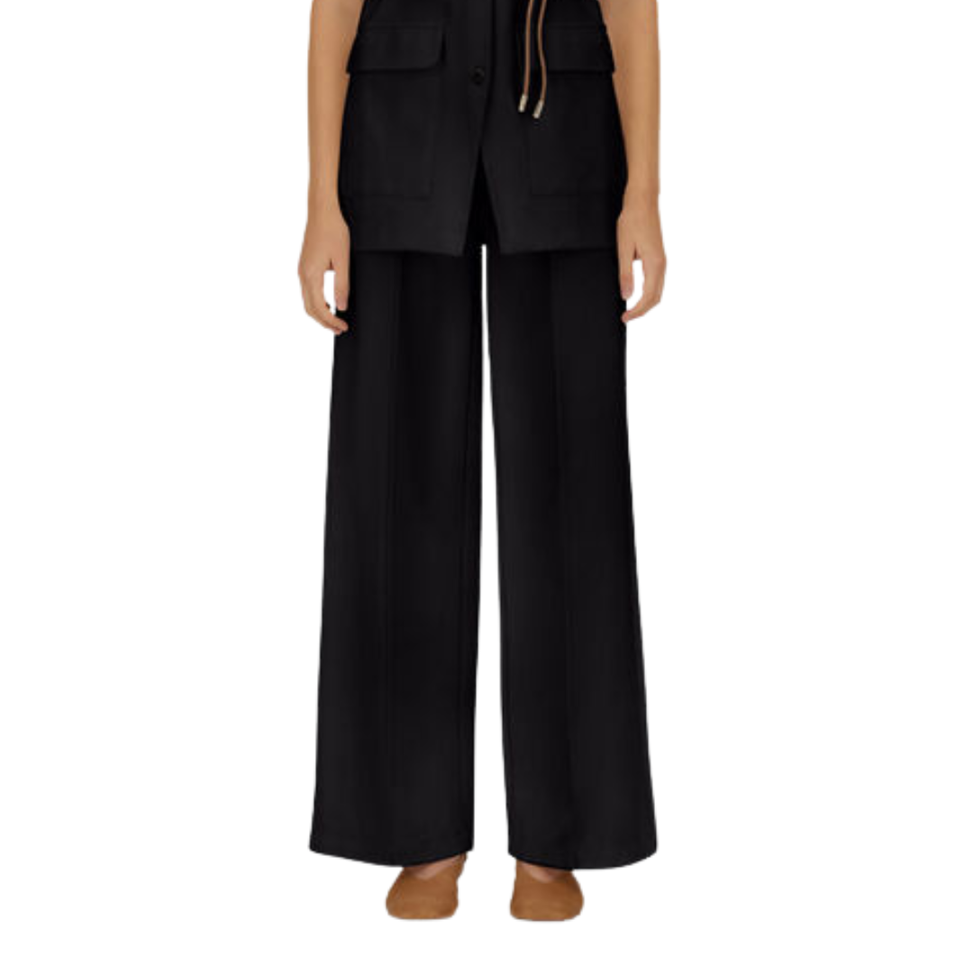 Trousers In Dense Rome Stitch Jersey in Black
