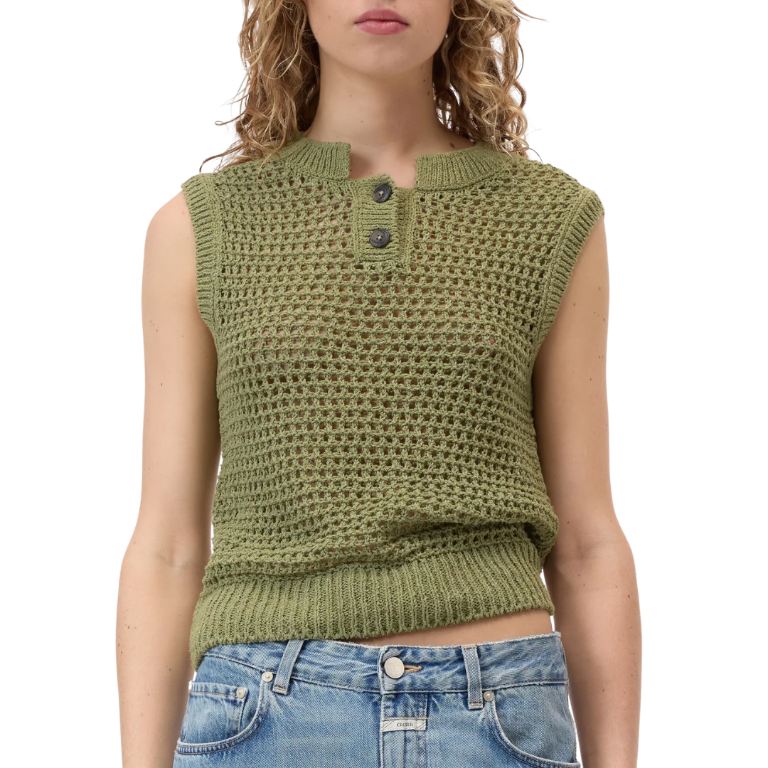 Crew Neck Vest in Hunter Green