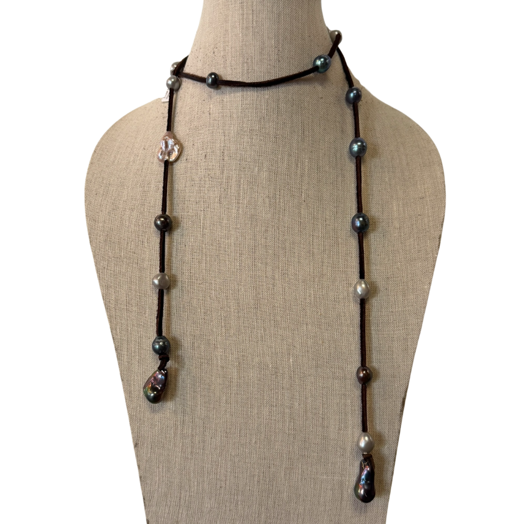 Multi Pearl Lariat Baroque in Suede Brown