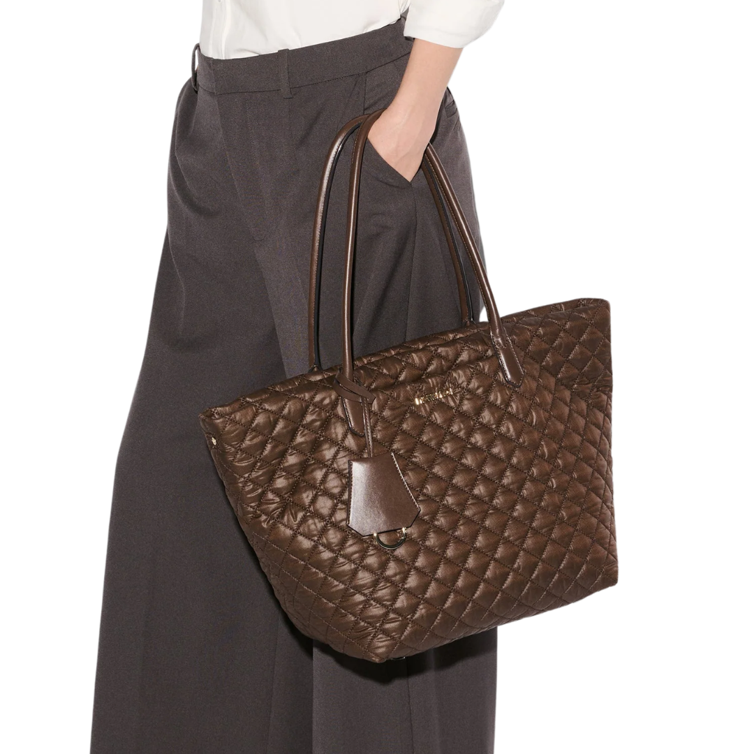 Medium Daily Tote in Walnut