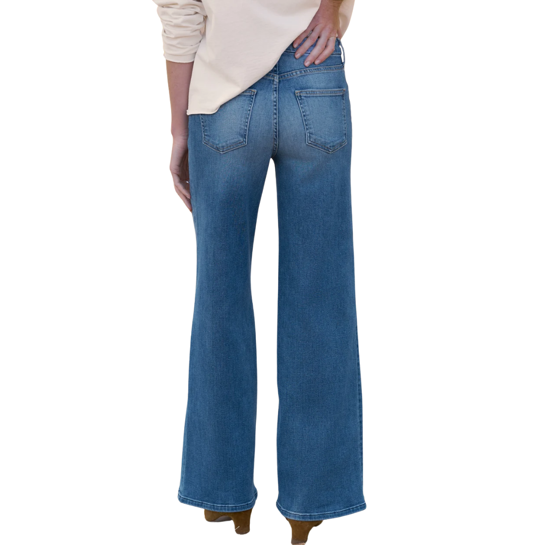 Galway 32" Wide-Leg Jean in 2002 Wash