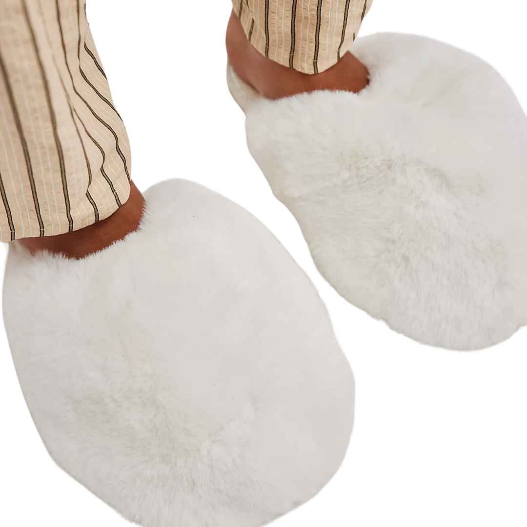 Snowball Slippers in Snow Faux Fur