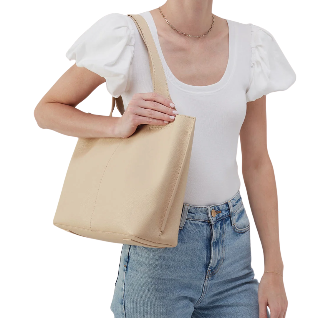 Vida Tote in Almond