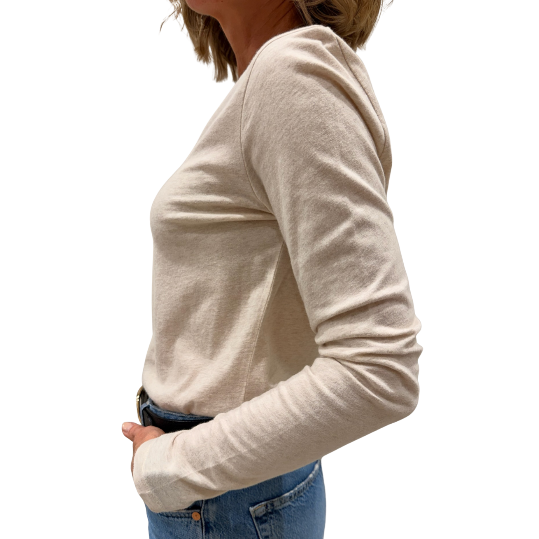 Delux Cotton L/S V-Neck in Ivoire Chine