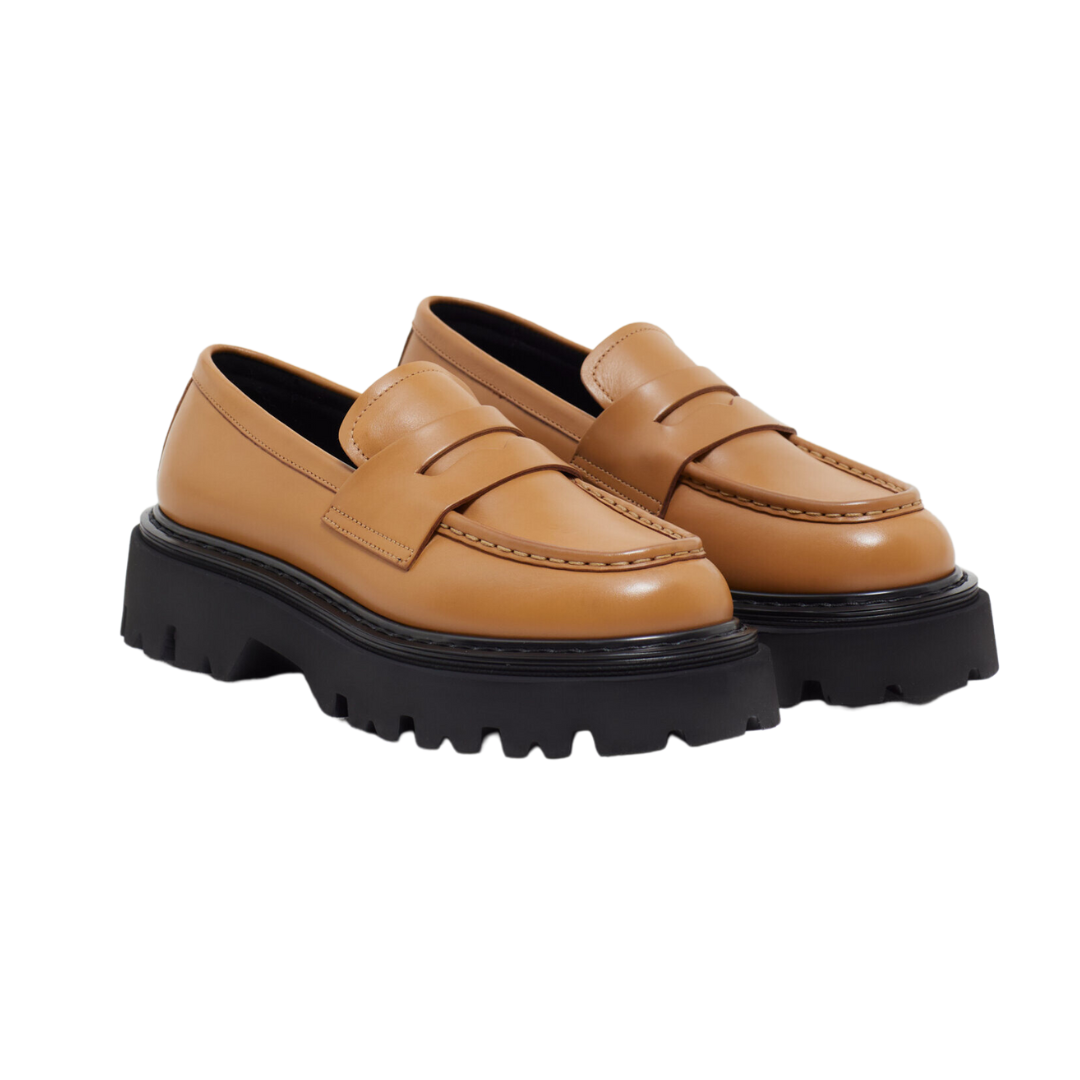 Loafers in Chino Beige