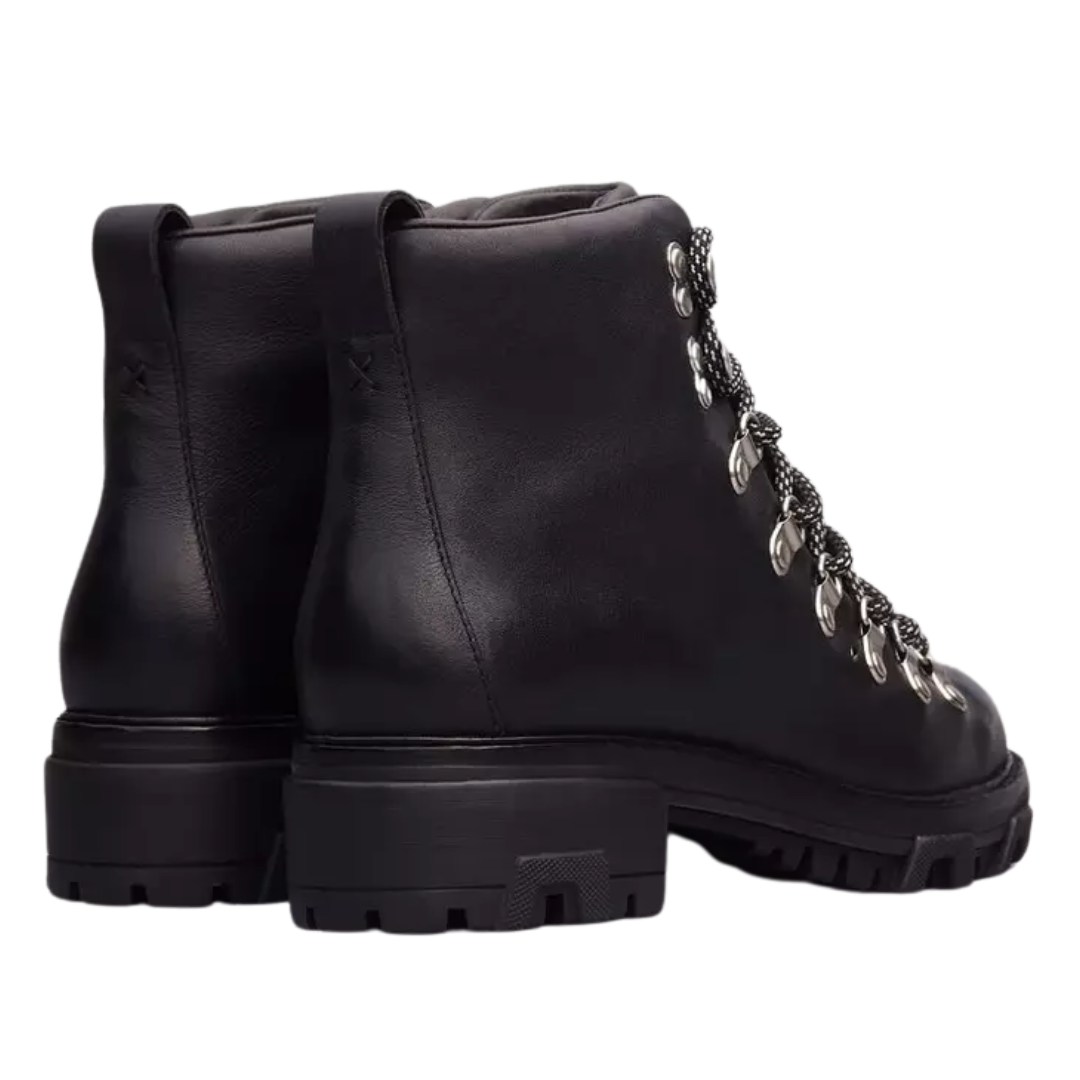 Shiloh Hiker in Black