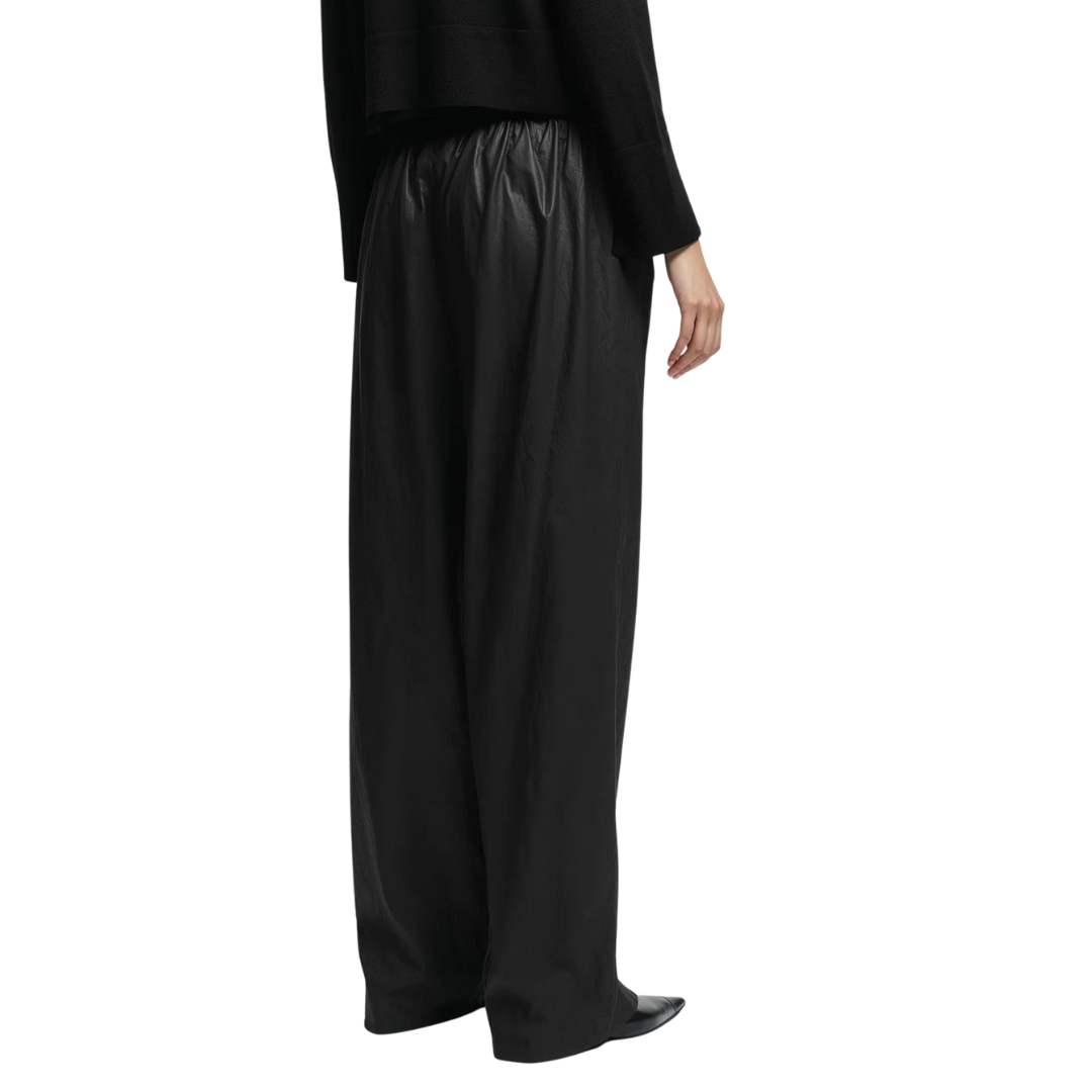 Jakob Pull On Pant in Black