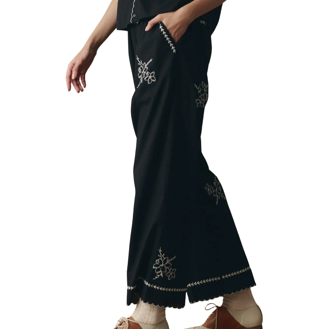The Weekend Pant W/ Hanky Embroidery in Black
