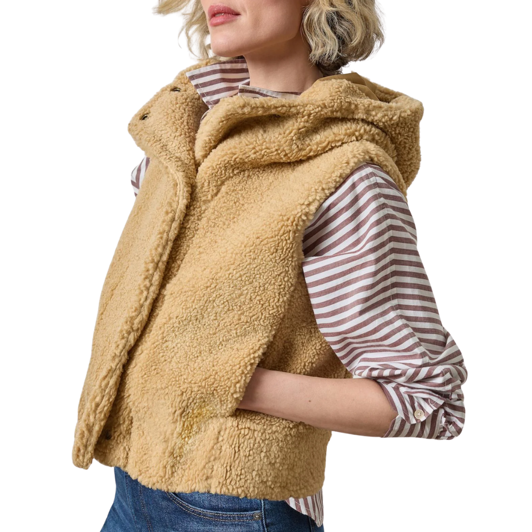 Hooded Sherpa Vest in Sable