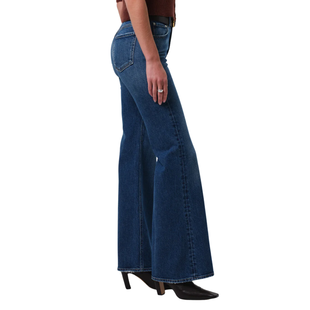 Kimberly 70’s Flare in Cruise