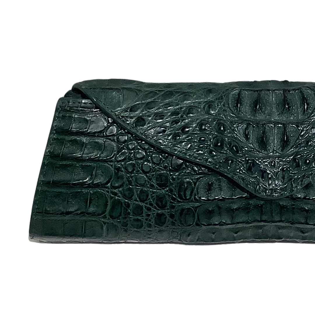 Hornback Crocodile Clutch in Forest