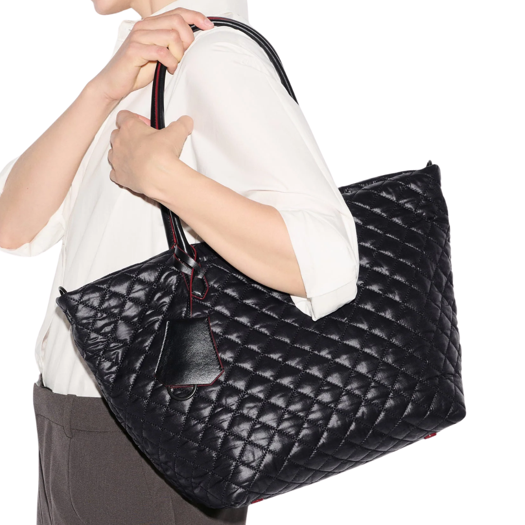 Medium Daily Tote in Black
