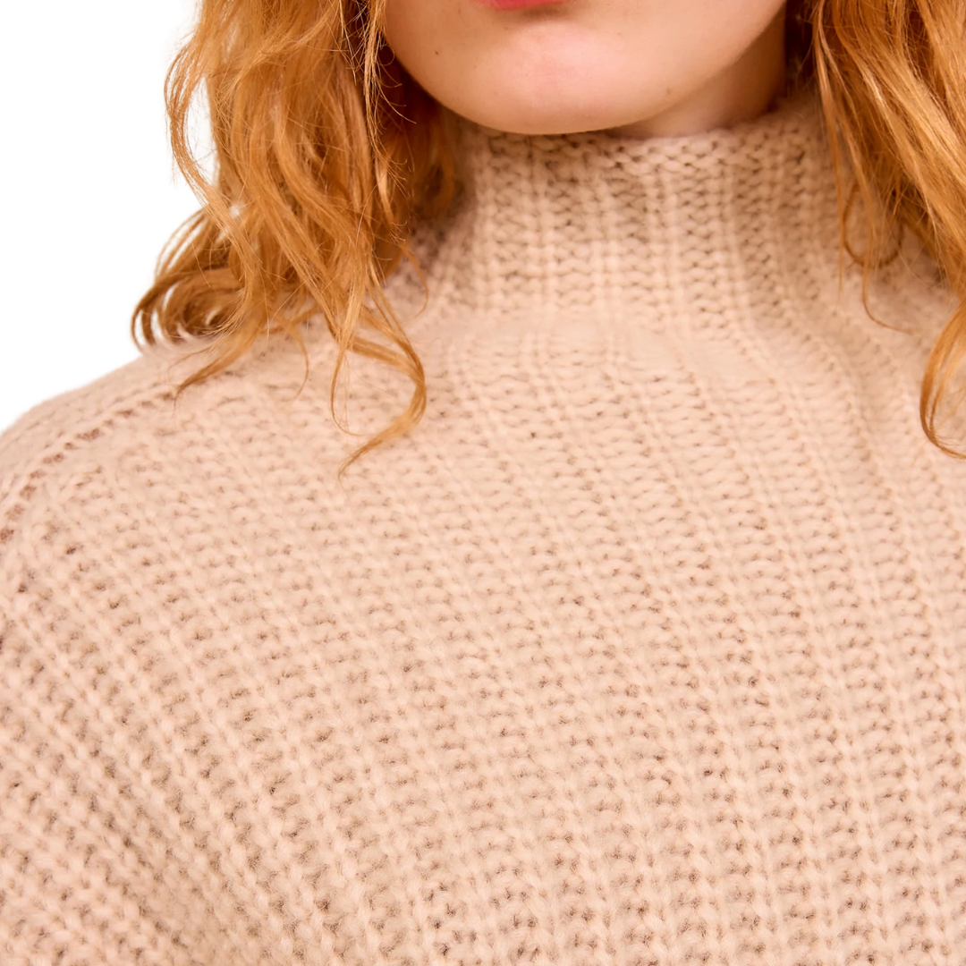 Veron Alpaca Knit Turtleneck in Dune