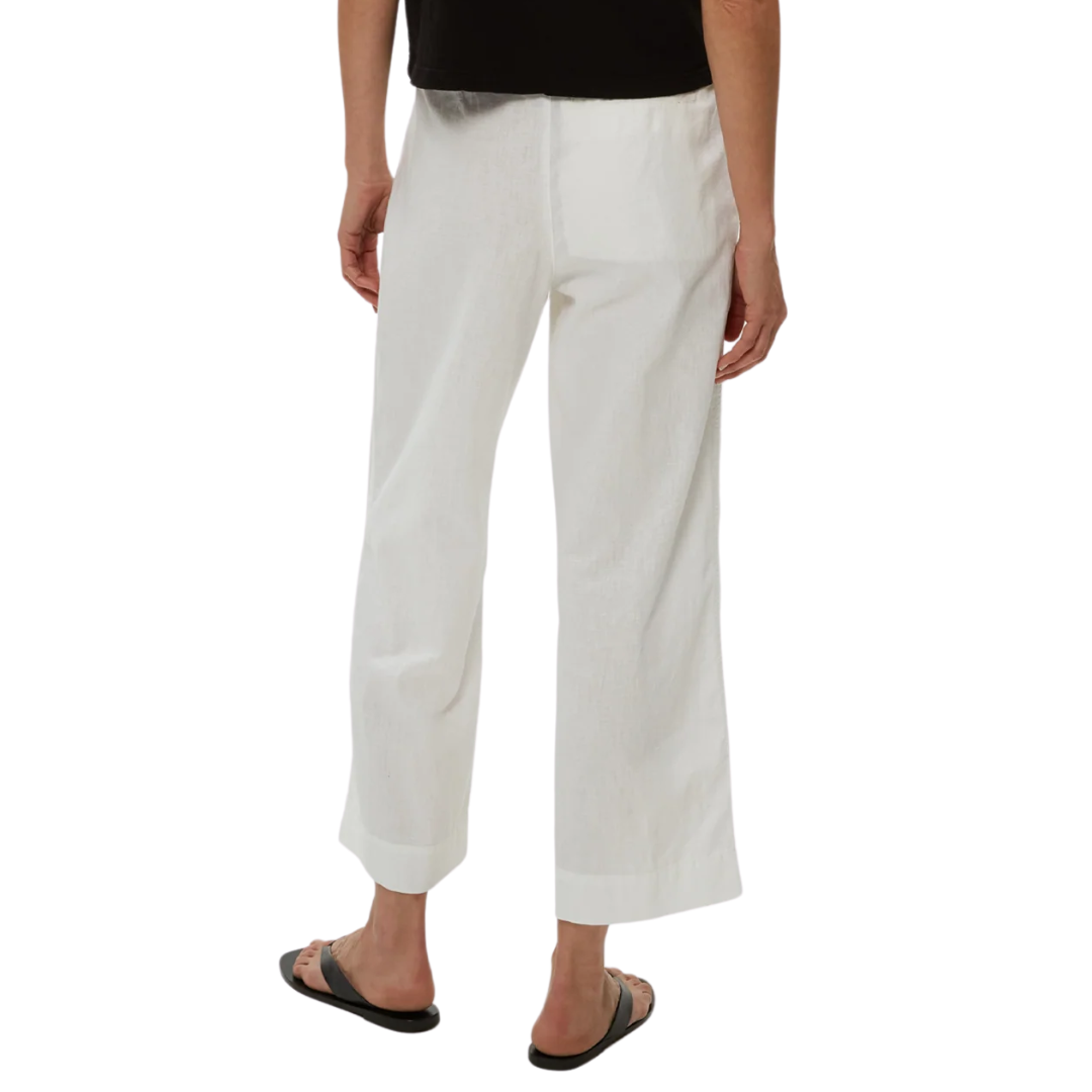 Geraldine Cropped Straight Leg Pant in White