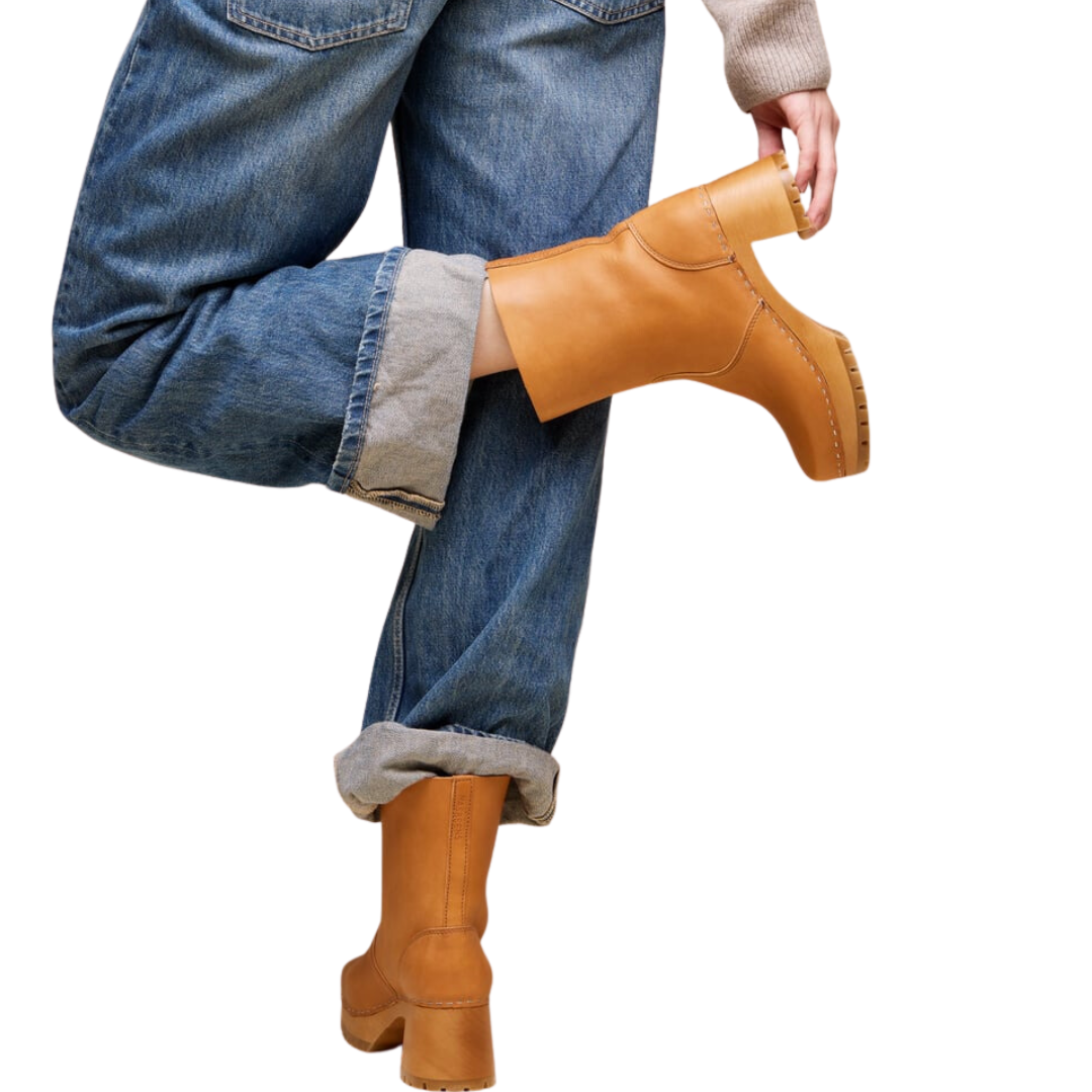 Plain Boot in Natural