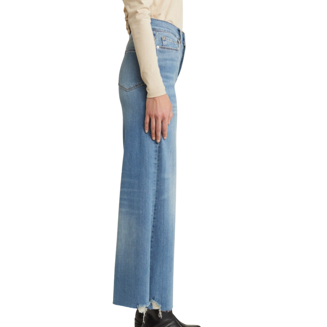 Le Palazzo Crop Raw After in Wavey Modern Chew