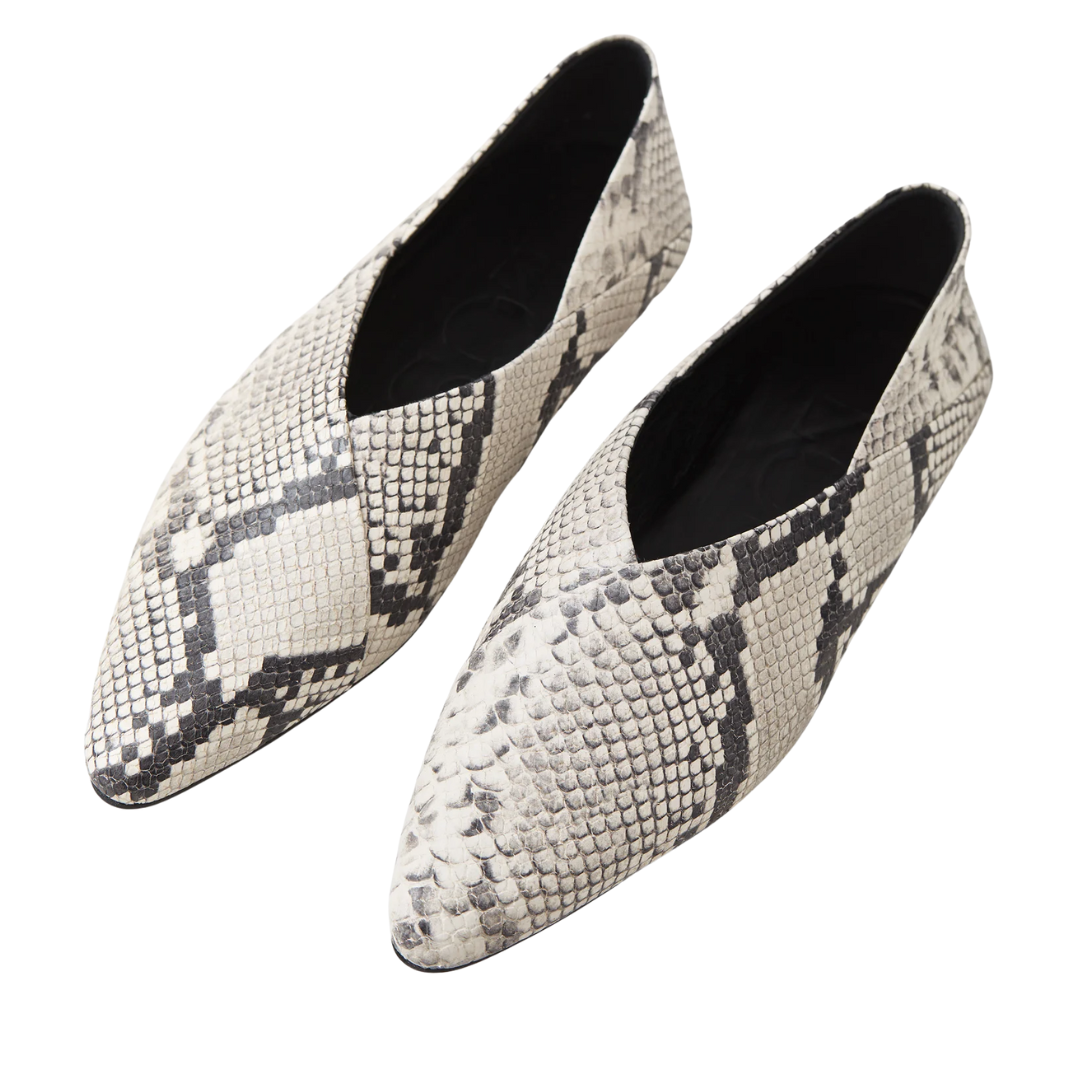 Ballerina Flats in Ivory