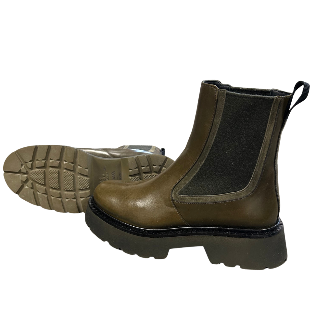 Row Boot