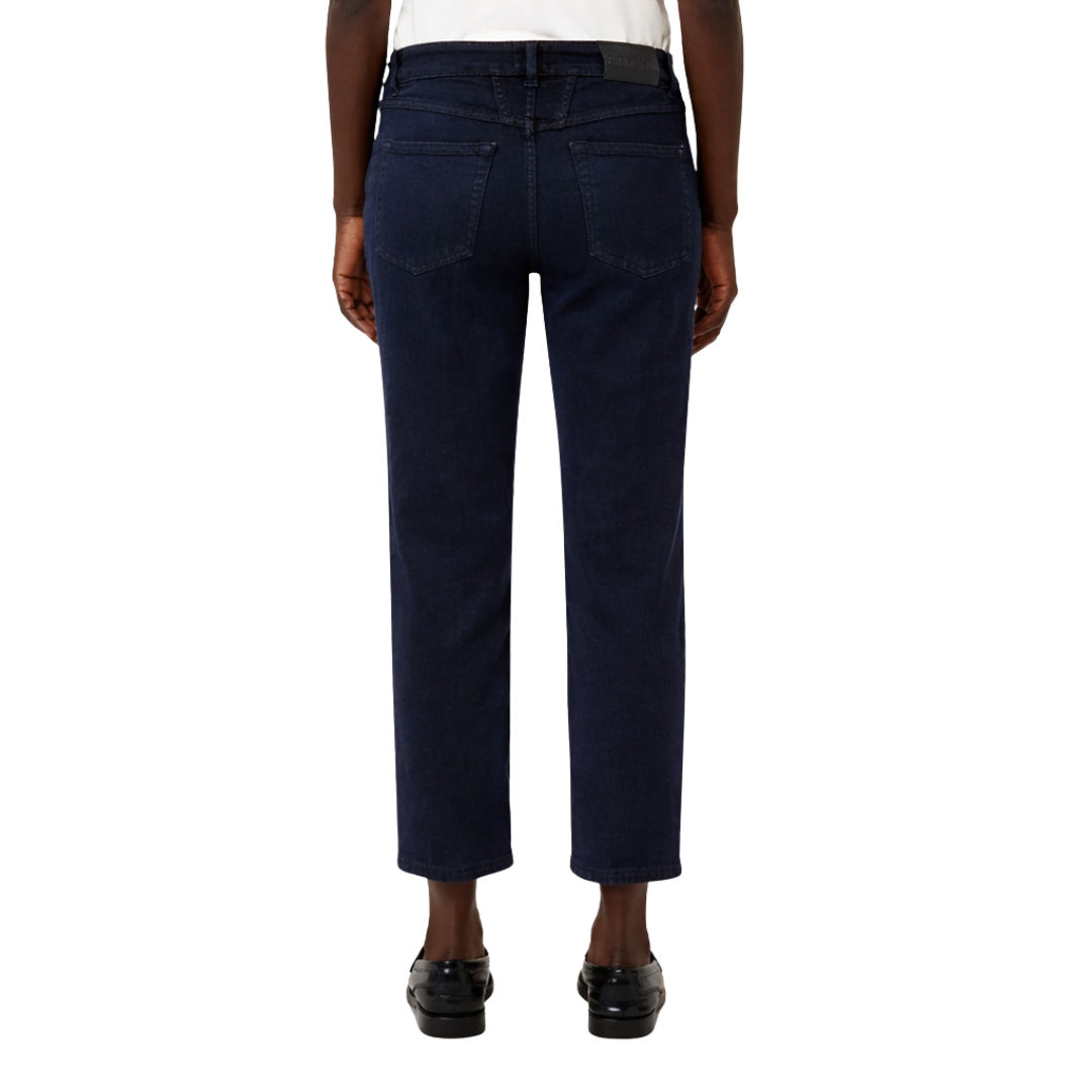 Milo Straight in Dark Night