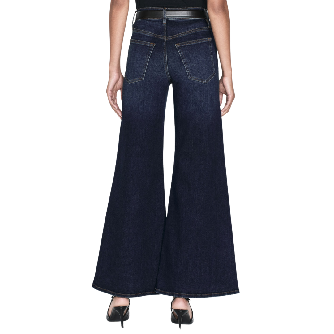 Le Palazzo Crop in Moonflower