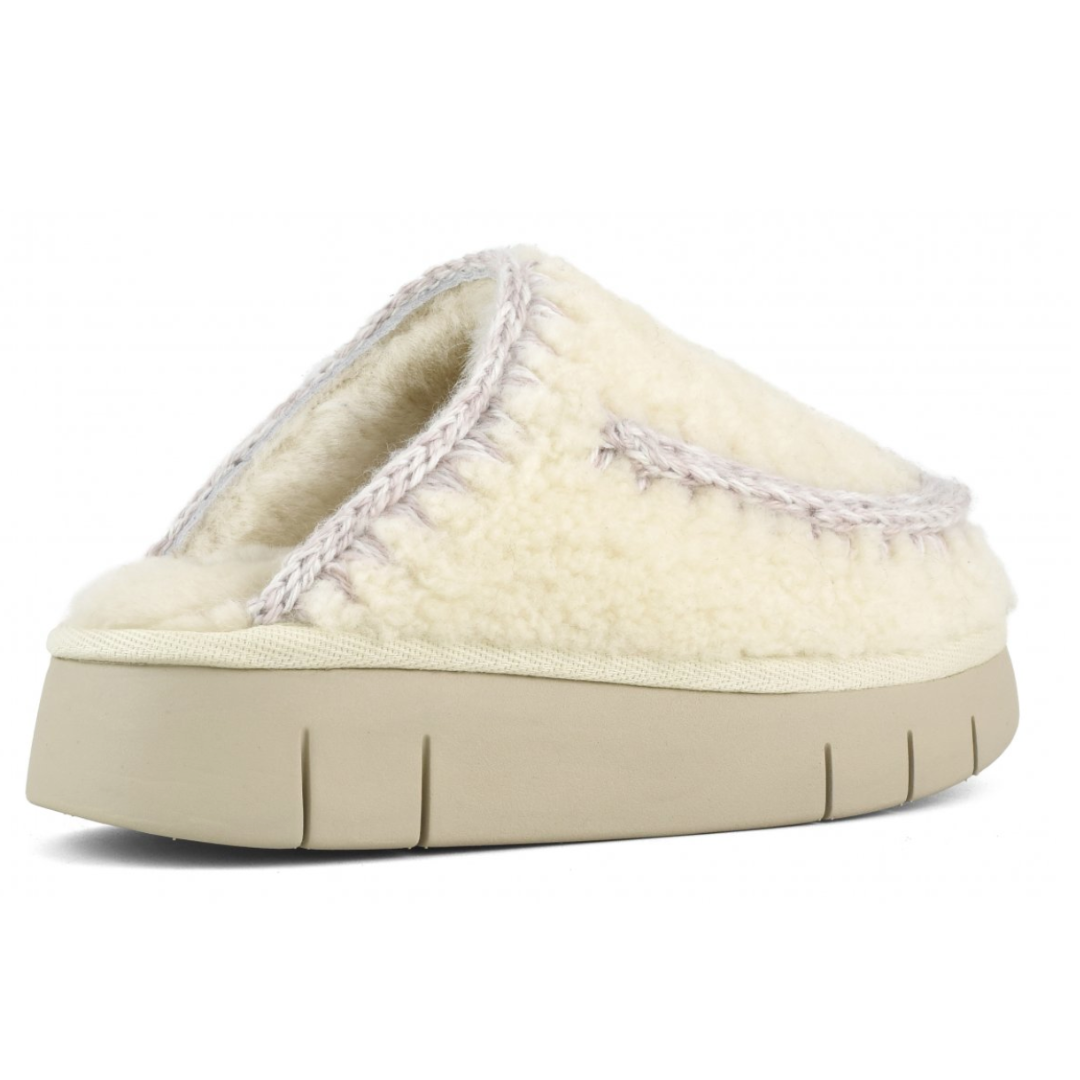 Bounce Clog Curly Sheepskin in Vanilla