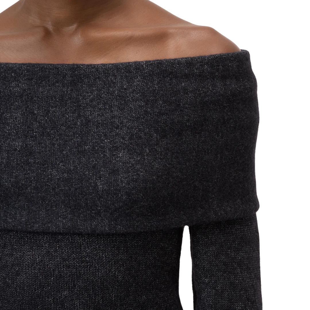 Wide Collar Long Sleeve in Black