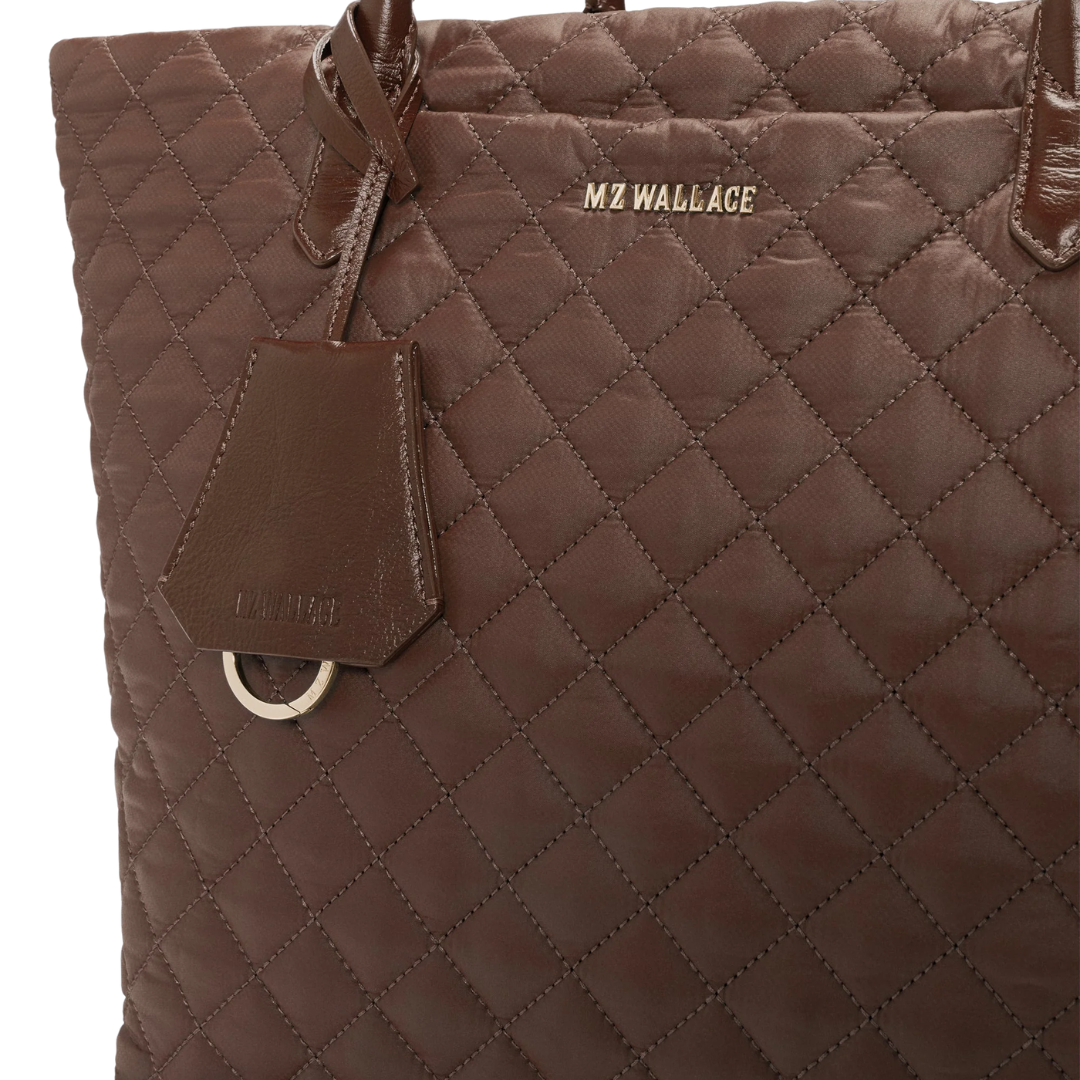 Medium Daily Tote in Walnut