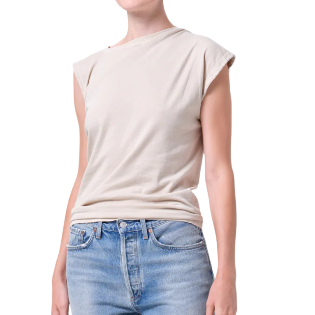 Beth Tee in Rice Grass