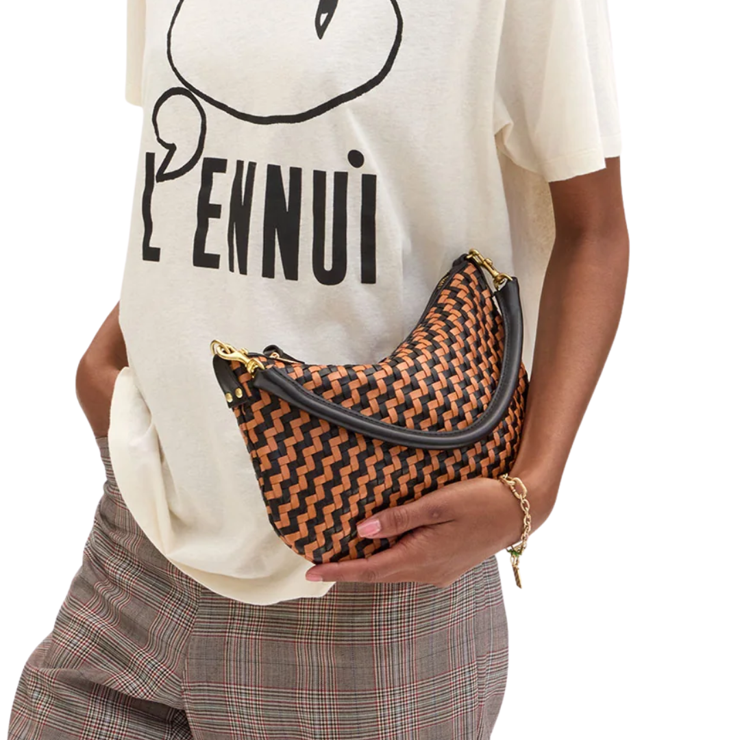 Petit Moyen in Black/Natural Woven Zig-Zag