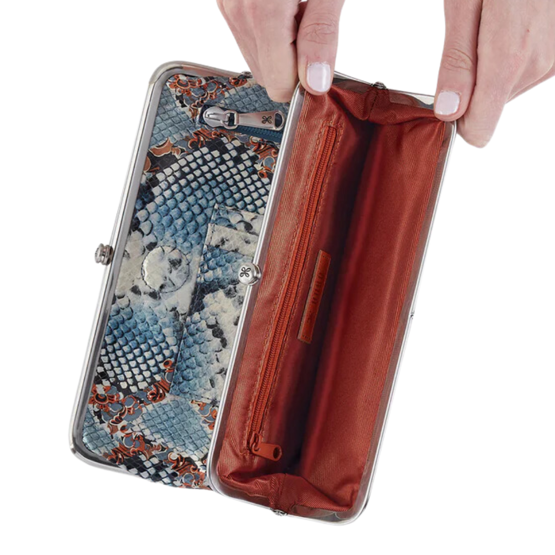 Lauren Clutch-Wallet in Blue Tempest