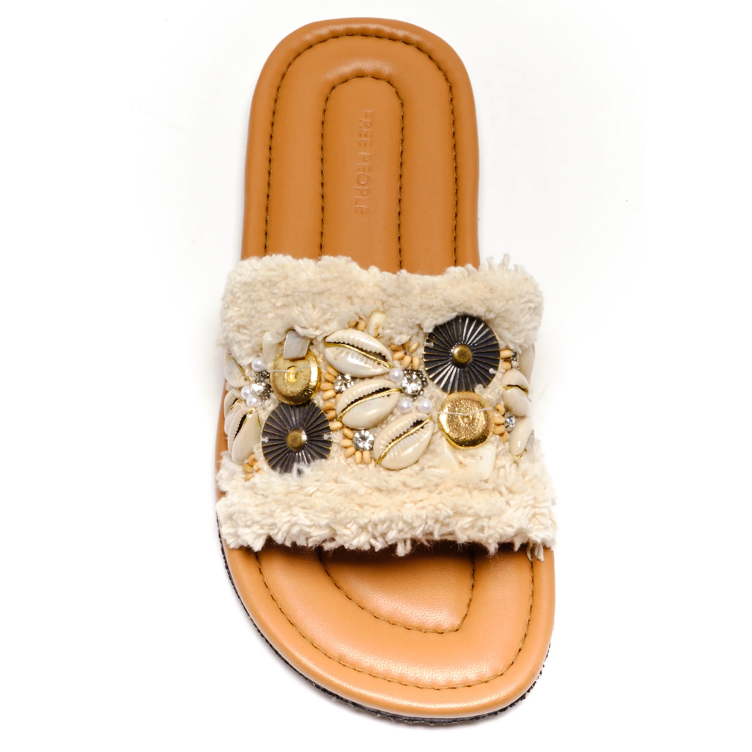 Shipwreck Surf Sandals in Chalk