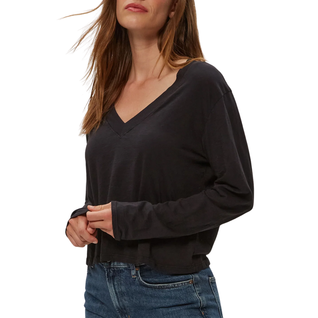 Brea Cropped V-Neck in Black