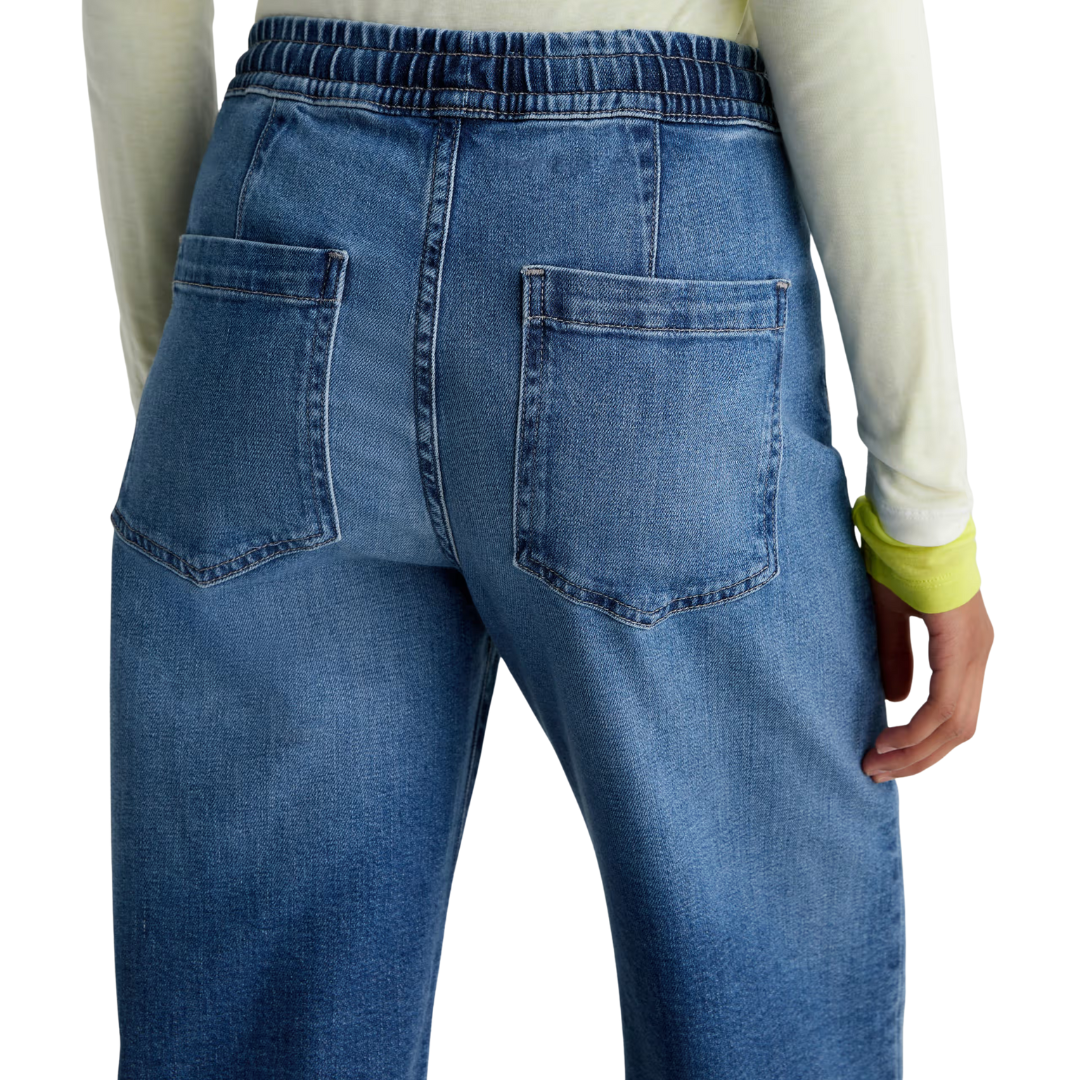 Adria Cinched in Copenhagen