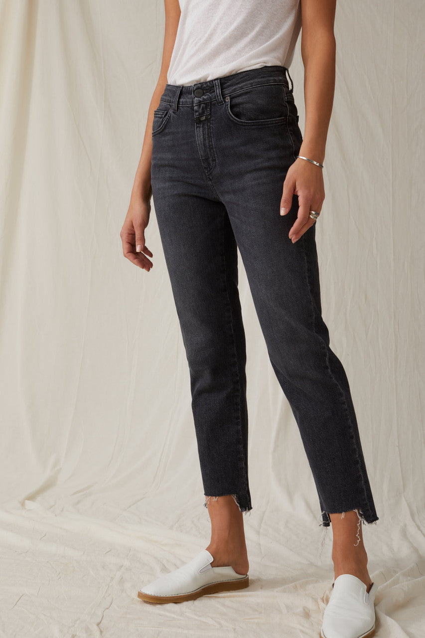 Gloria Straight Jean in Dark Grey